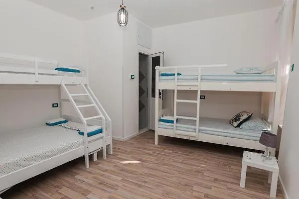 Hostel Nana Wlora